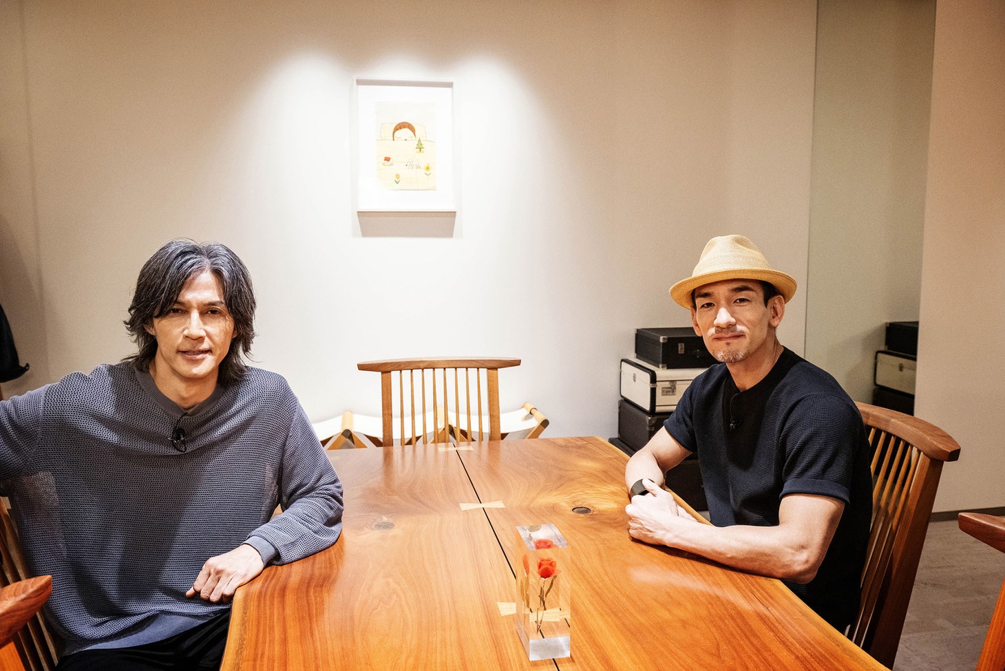 左から稲葉浩志（B'z）、中田英寿。