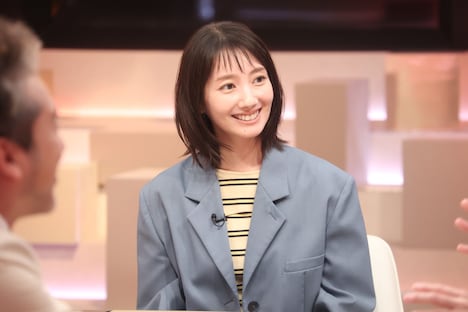 波瑠 (c)フジテレビ