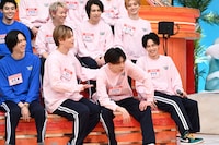 TETTAに対抗し、強そうな雰囲気を出すリョウガ（下段右から2番目）。