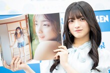 お気に入りの横顔のカットを見せる蛭田愛梨（虹のコンキスタドール）。