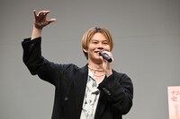 「恋人～！」直後に流れた壮大なBGMに思わずツッコミを入れるカイ（超特急）。