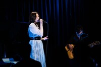 南波志帆（左）と松江潤（右）。