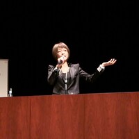 「夏まゆみ私のWorlds」のイメージ。