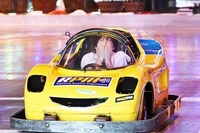 ゴーカートに乗車しテンションが上がるサクヤ。