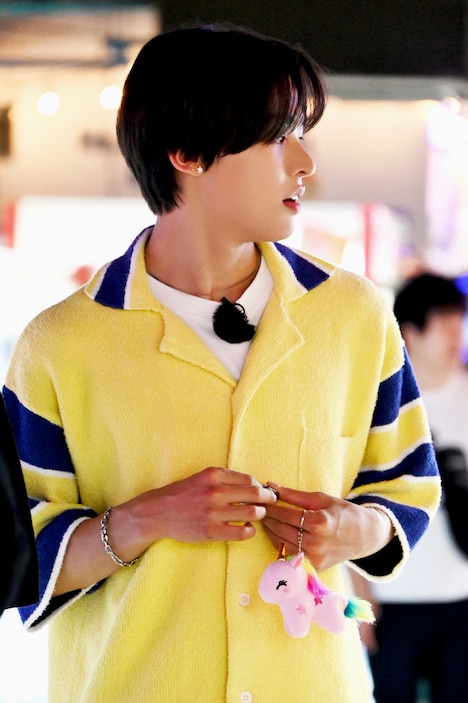 UFOキャッチャーでキーホルダーをゲットしたリク。