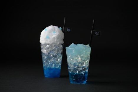 「『海のまにまに』はじけるアクアソーダ」と「『海のまにまに』ギャラクシーゼリーソーダ」。いずれも900円。