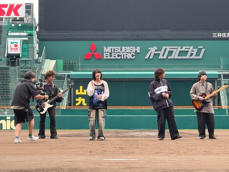 ねぐせ。「ずっと好きだから」コラボプロモーションビデオより。(c)ABCテレビ