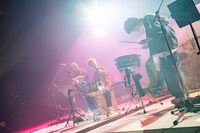 「須田景凪 HALL TOUR 2024 “Artless”」の様子。（撮影：藤井拓）