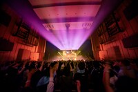 「須田景凪 HALL TOUR 2024 “Artless”」の様子。（撮影：藤井拓）