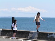 「suis from ヨルシカ 『若者のすべて』 Behind the Scene」より。