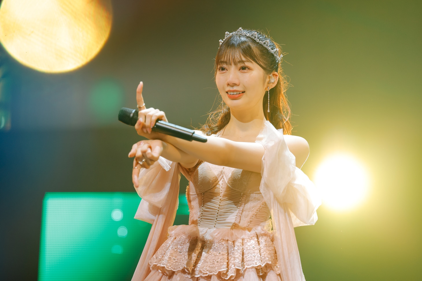 高本彩花（撮影：上山陽介）