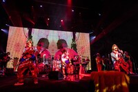 「.ENDRECHERI. LIVE TOUR 2024『RE』」Niterra日本特殊陶業市民会館 フォレストホール公演の様子。（撮影：冨田味我）