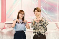 7月よりレギュラー出演する若井滉斗（Mrs. GREEN APPLE）（右）(c)テレビ朝日