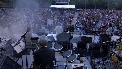 映画「PASSION MANIACS マニアの受難 MOONRIDERS THE MOVIE」より。(C)2006 MediaCraft／White Noise Production