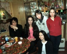 映画「シーナ＆ロケッツ 鮎川誠 ～ロックと家族の絆～」より。