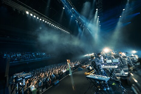 「iri Live House Tour 2024 "Run"」神奈川・KT Zepp Yokohama公演の様子。（撮影：田中聖太郎）