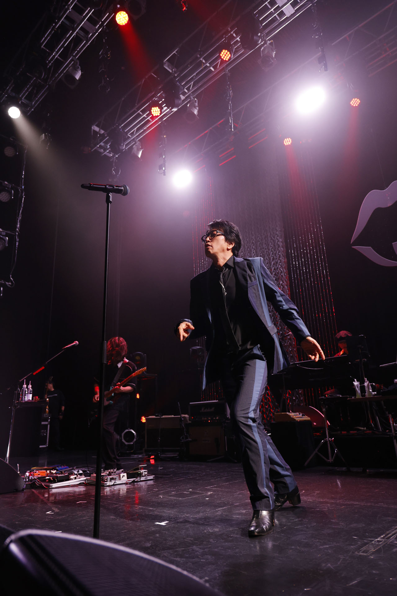 「岡村和義 LIVE TOUR 2024 "OKAZ TIME"」より。（撮影：岡田貴之）
