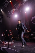「岡村和義 LIVE TOUR 2024 "OKAZ TIME"」より。(撮影:岡田貴之)