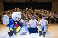 「女川町観光協会共催！寺嶋由芙生誕ライブ2024 ～ #女川ゆっふぃー祭り ～ 」の様子。