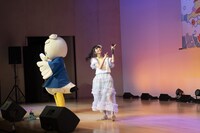 「女川町観光協会共催！寺嶋由芙生誕ライブ2024 ～ #女川ゆっふぃー祭り ～ 」の様子。
