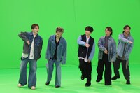 Da-iCE「イミテーション」コラボMVのメイキングカット。