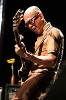 吉野寿（Vo, G）（撮影：MAYUMI）