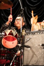 田森篤哉（Dr）（撮影：MAYUMI）