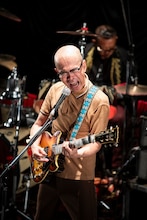 吉野寿（Vo, G）（撮影：MAYUMI）