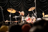 田森篤哉（Dr）（撮影：MAYUMI）