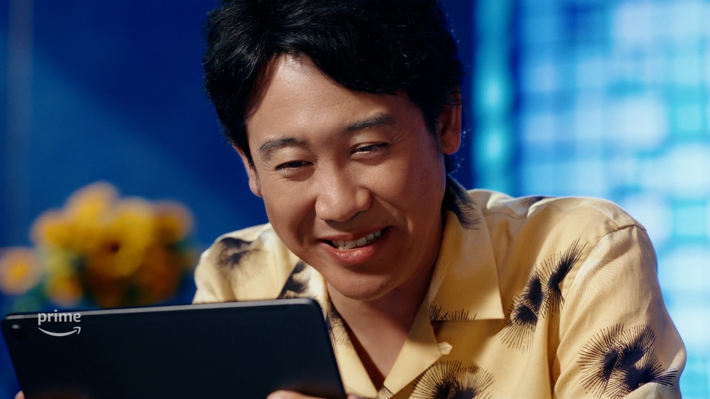 Amazon.co.jp「Prime Video」新CMのワンシーン。