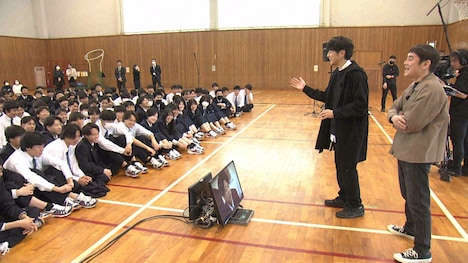 「SONGS ゆず」より。(c)NHK