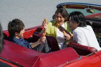 マクドナルドの新CM「たっぷりいこうぜ！海」メイキング映像より。