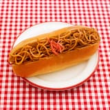 めいちゃんが昨年7月にリリースしたアルバム「やきそばパン」のジャケット。