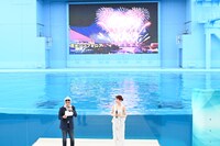 DJ TAROとアイナ・ジ・エンドのトークの様子。