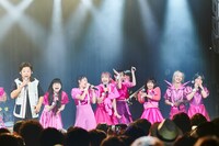 GANG PARADEとTHE イナズマ戦隊のセッションの様子。（撮影：大橋祐希）