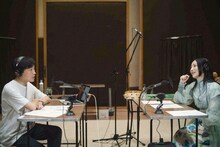 左から蓮沼執太、ファーストサマーウイカ。（写真提供：NHK）