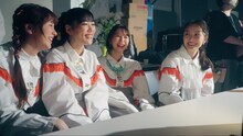 ももいろクローバーZ「レナセールセレナーデ」ミュージックビデオの“Behind the Scenes”より。