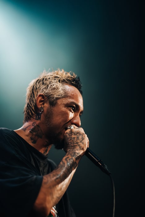 JESSE（Vo, G）（Photo by cherry chill will.）