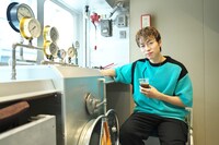 焙煎所を訪れたEXILE TETSUYA。