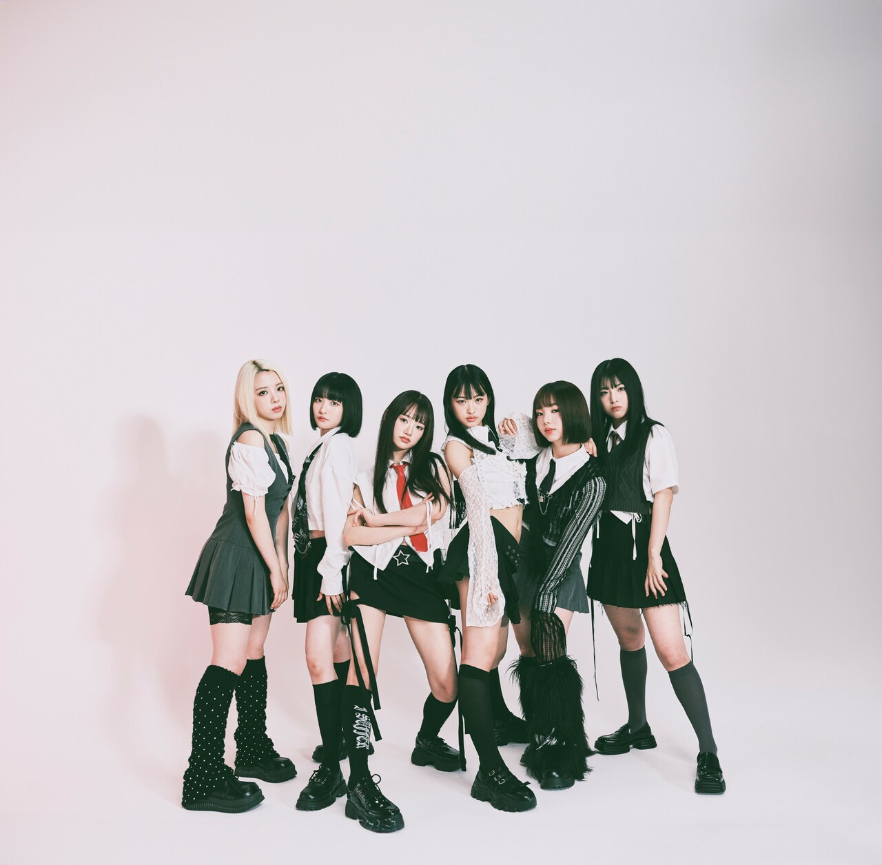 RIRYDAY・MIONがグループ脱退、JURIが一時活動休止