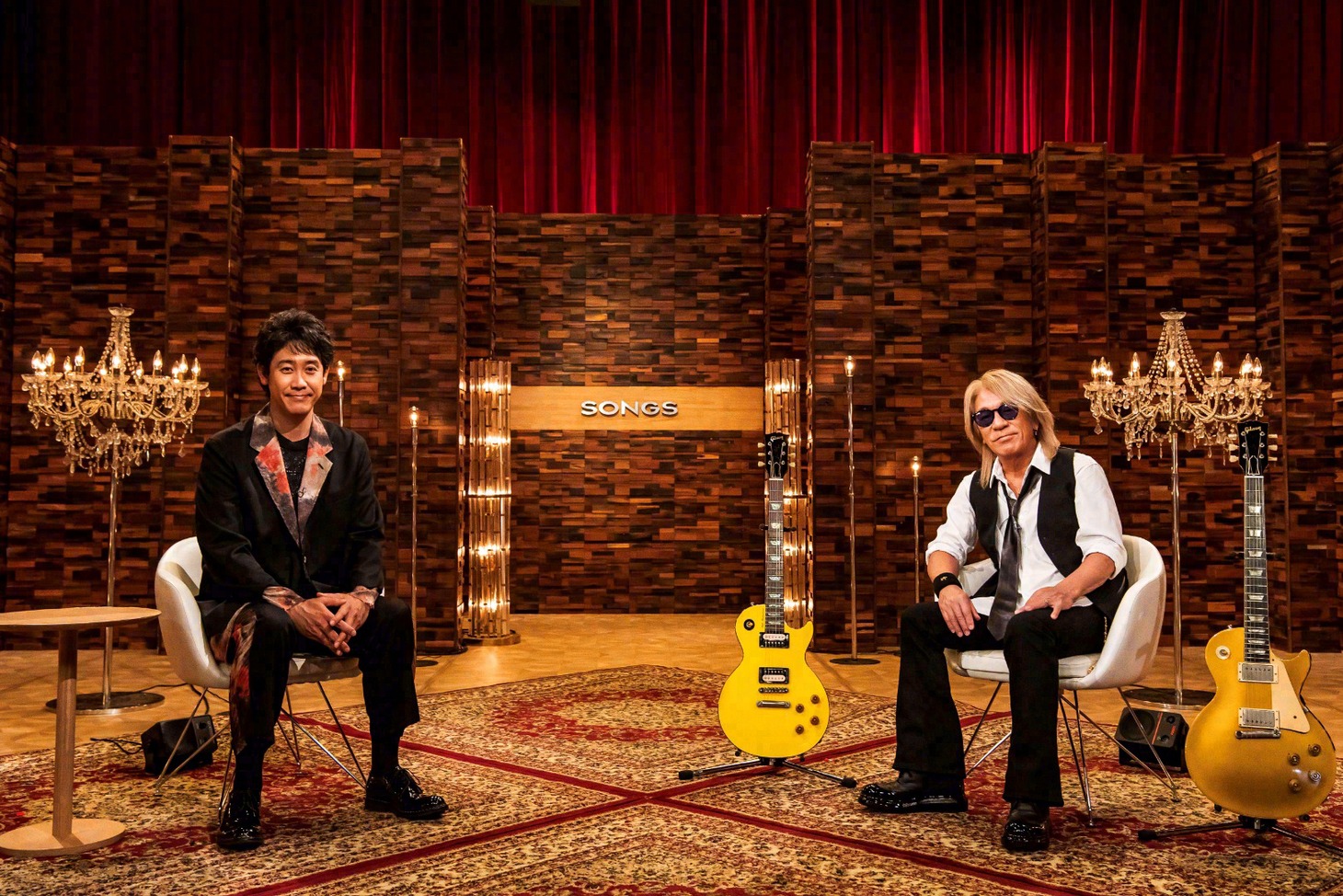 松本孝弘（右）と大泉洋（左）。（写真提供：NHK）