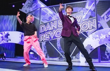 左から佐久間大介、深澤辰哉。(c)TBS