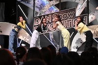 “元AKB48チーム”のメンバー。(c)TBS