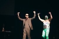 宇多丸（RHYMESTER）とスーパー・ササダンゴ・マシン。