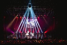 清 竜人25「KIYOSHI RYUJIN25～REUNION PARTY～」の様子。