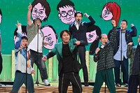 歌ウマ芸人合唱団 (c)フジテレビ