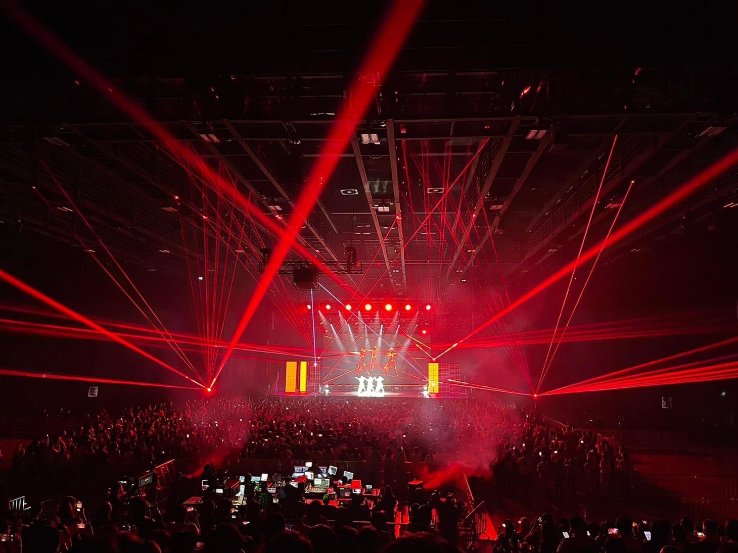 Perfume「Perfume "COD3 OF P3RFUM3 ZOZ5" Asia Tour 2024」バンコク公演の様子。