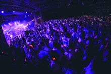 斉藤朱夏「5th ANNIVERSARY朱演2024 LIVE HOUSE TOUR『とびらの先 ～海/空～』」東京・新宿BLAZE公演の様子。（撮影：江藤はんな［SHERPA+］）