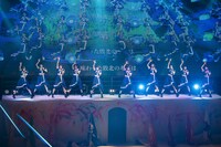 「高嶺のなでしこ全国ツアー2024“わたし色に染まれ”」ファイナル公演の様子。（撮影：林晋介）