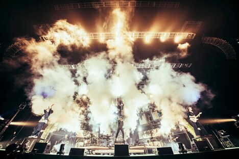 DISH//(Photo by Ray Otabe)